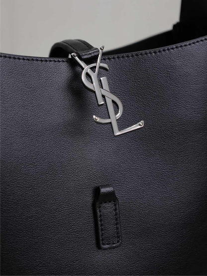 SAINT LAURENT LE 5 À 7 SUPPLE BAG 23 IN BLACK CALFSKIN SILVER BUCKLE