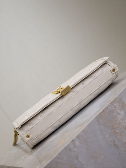 SAINT LAURENT BECKY 22 IN WHITE QUILTED LAMBSKIN GOLD HARDWARE