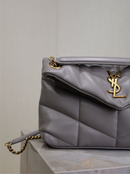 SAINT LAURENT YSL 25S LOULOU PUFFER MEDIUM 29 IN SMOKY LAVENDER CALFSKIN