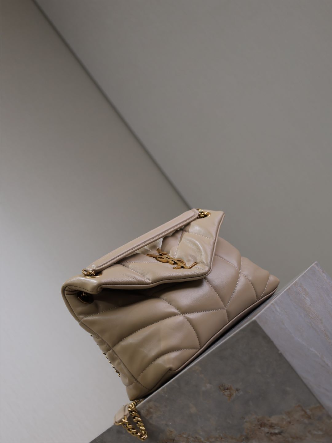 SAINT LAURENT YSL 25S LOULOU PUFFER MM 29 IN BROWN CALFSKIN GOLD HARDWARE