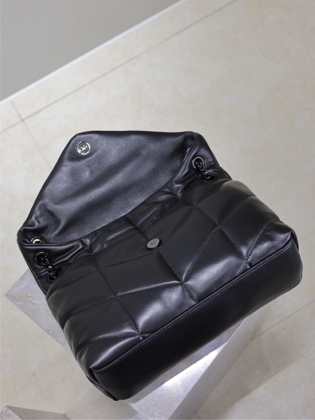 SAINT LAURENT YSL 25S LOULOU PUFFER GM 35 IN BLACK CALFSKIN BLACK HARDWRE
