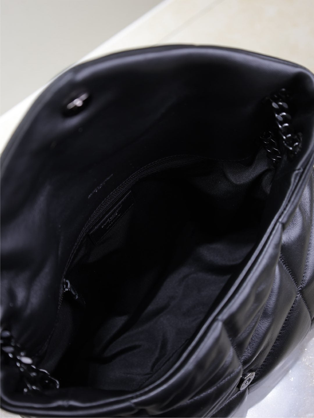 SAINT LAURENT YSL 25S LOULOU PUFFER GM 35 IN BLACK CALFSKIN BLACK HARDWRE
