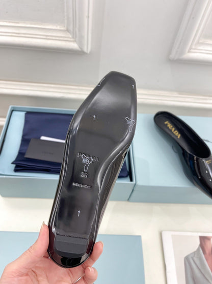 PRADA MULES SQUARE TOE IN BLACK SHINY CALFSKIN