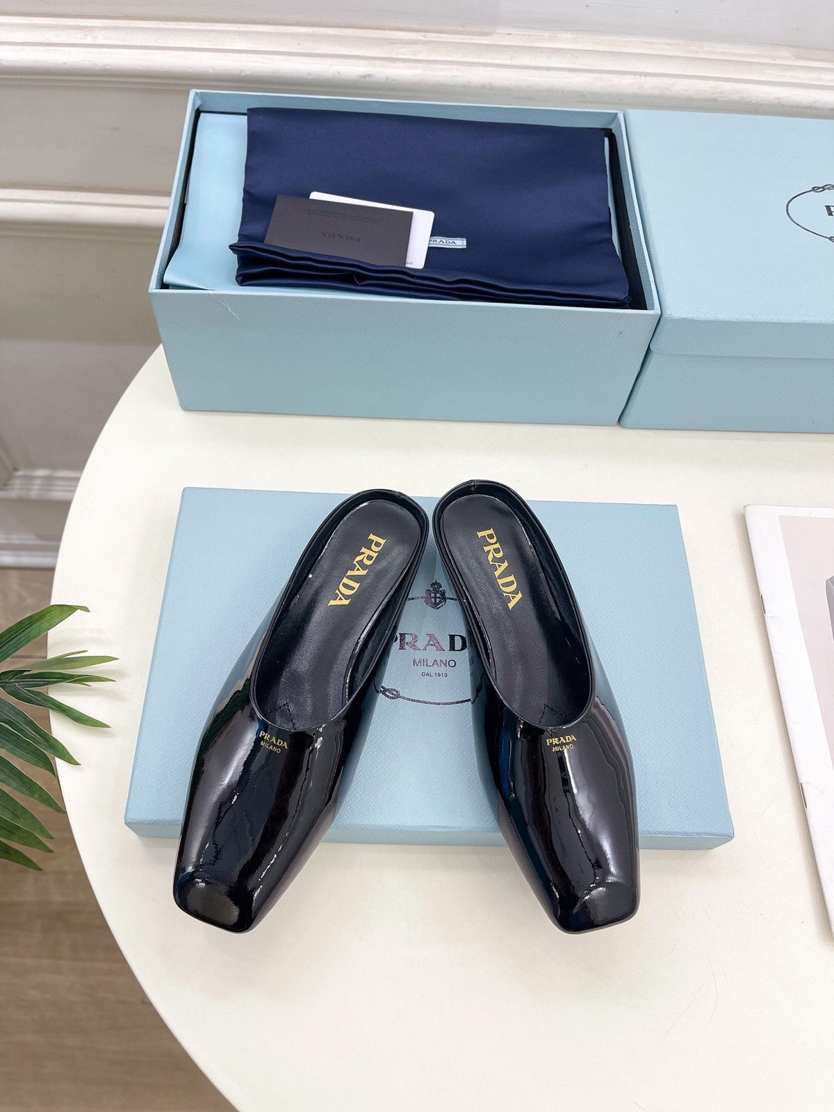 PRADA MULES SQUARE TOE IN BLACK SHINY CALFSKIN