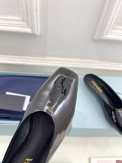 PRADA MULES SQUARE TOE IN BLACK SHINY CALFSKIN