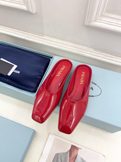 PRADA MULES SQUARE TOE IN RED SHINY CALFSKIN