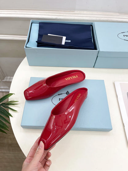PRADA MULES SQUARE TOE IN RED SHINY CALFSKIN