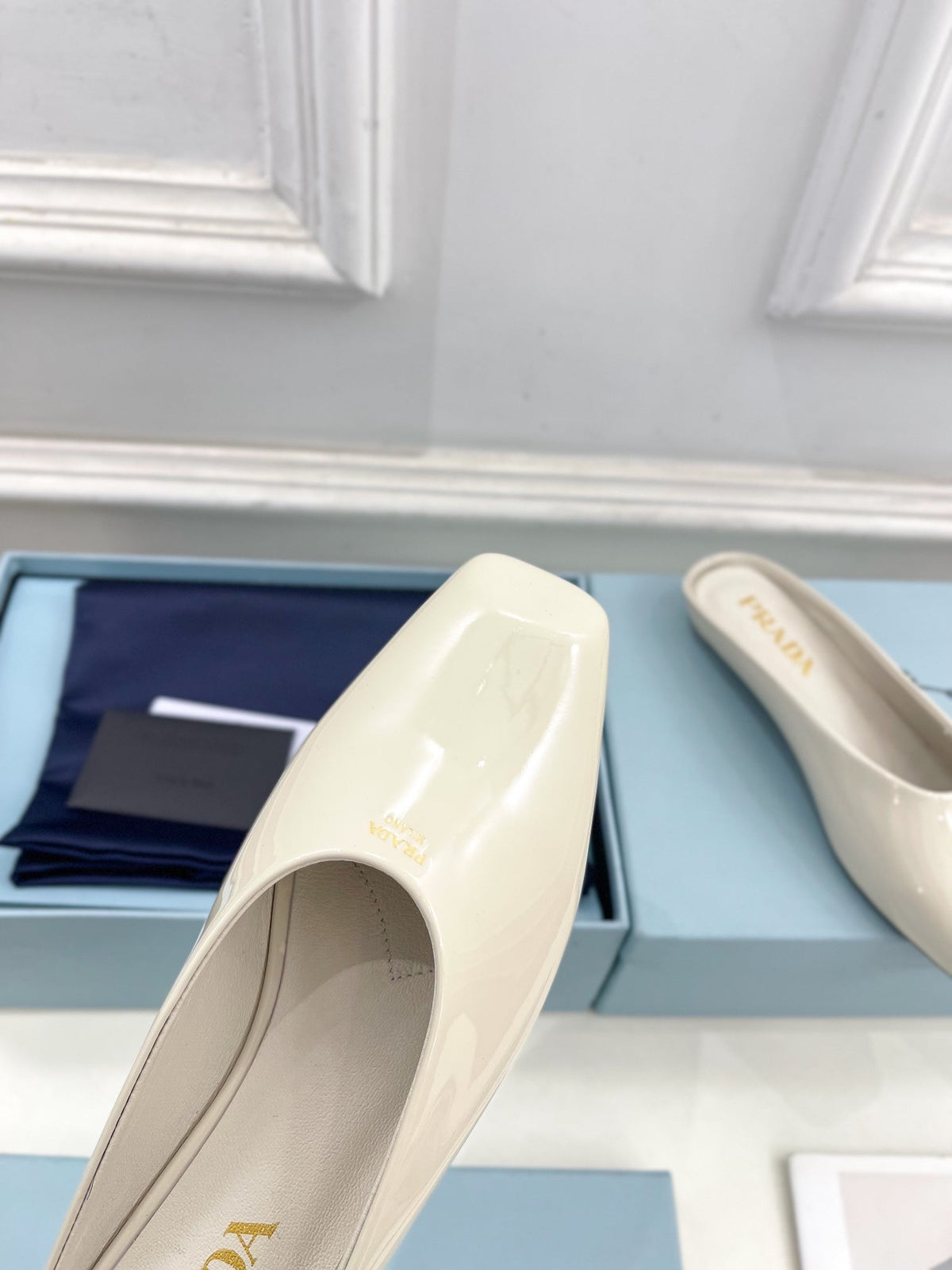 PRADA MULES SQUARE TOE IN WHITE SHINY CALFSKIN