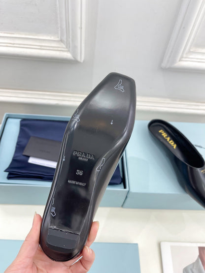 PRADA MULES SQUARE TOE IN BLACK SMOOTH LAMBSKIN