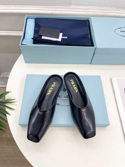 PRADA MULES SQUARE TOE IN BLACK SMOOTH LAMBSKIN