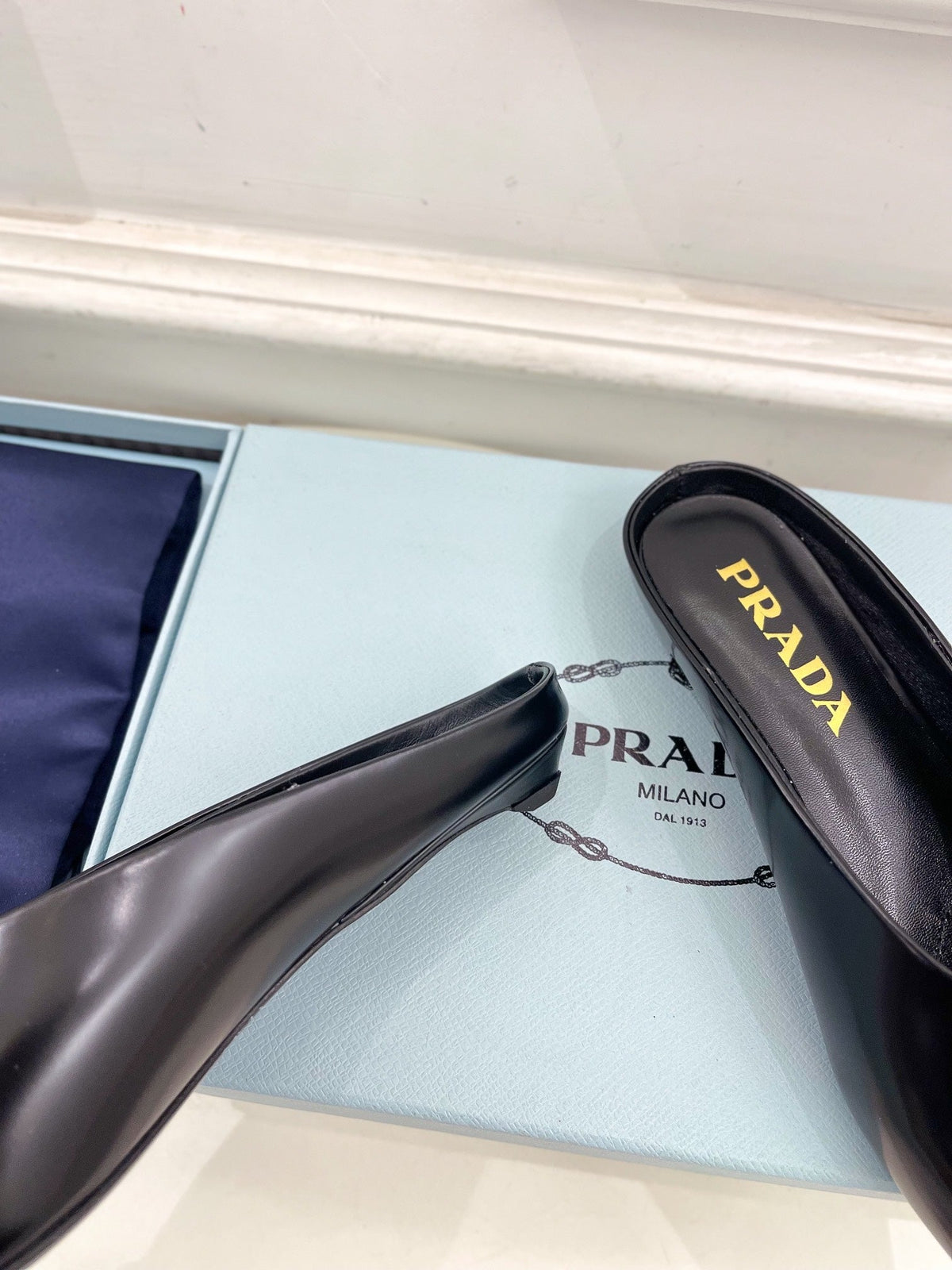 PRADA MULES SQUARE TOE IN BLACK SMOOTH LAMBSKIN