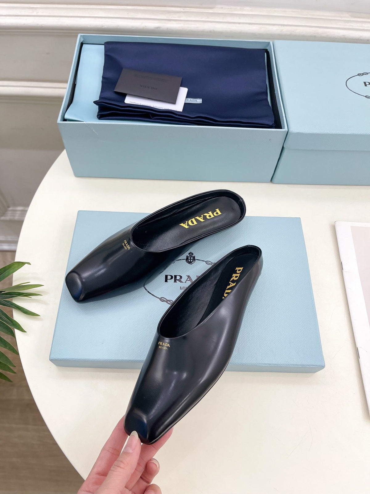 PRADA MULES SQUARE TOE IN BLACK SMOOTH LAMBSKIN