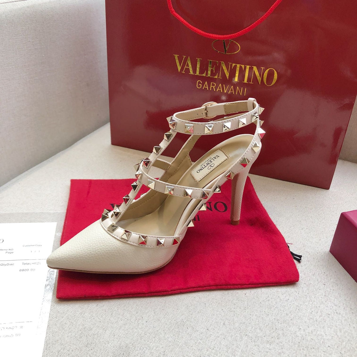 ROCKSTUD WHITE CREAM METALLIC CALFSKIN ANKLE STRAP HIGH SANDAL