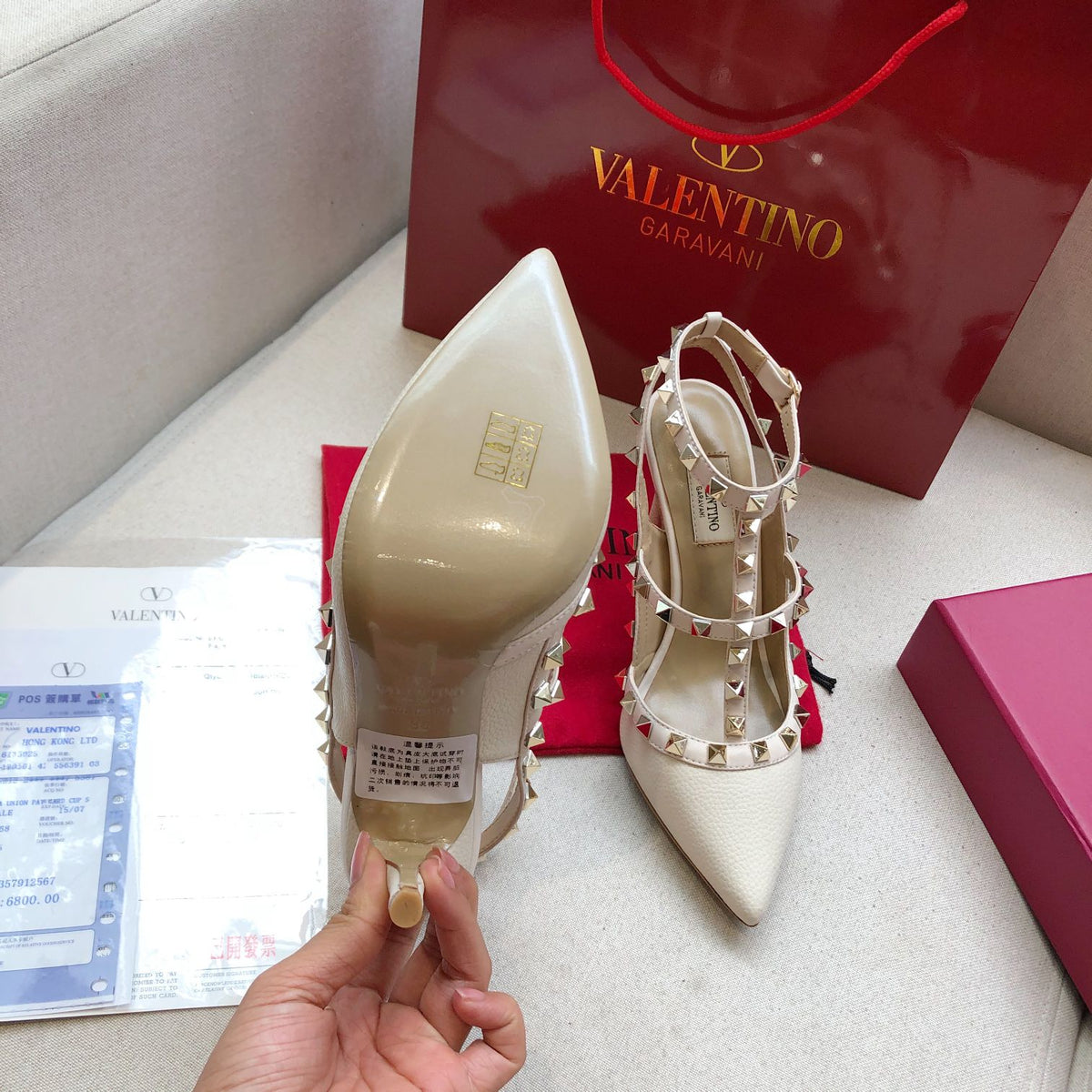 ROCKSTUD WHITE CREAM METALLIC CALFSKIN ANKLE STRAP HIGH SANDAL