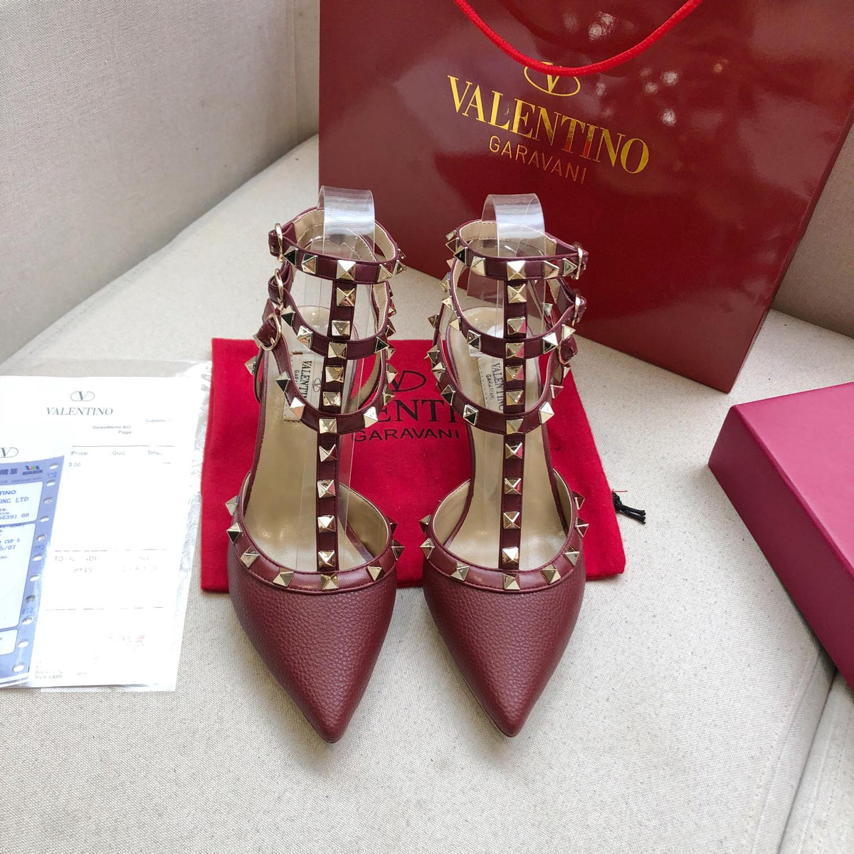 ROCKSTUD SANGRIA RED METALLIC CALFSKIN ANKLE STRAP HIGH SANDAL