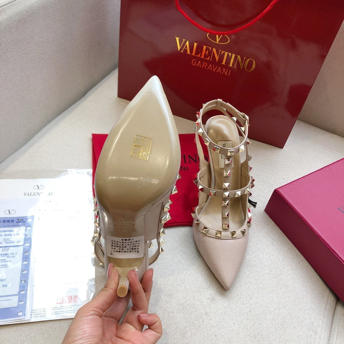 ROCKSTUD PALE PINK METALLIC CALFSKIN ANKLE STRAP HIGH SANDAL