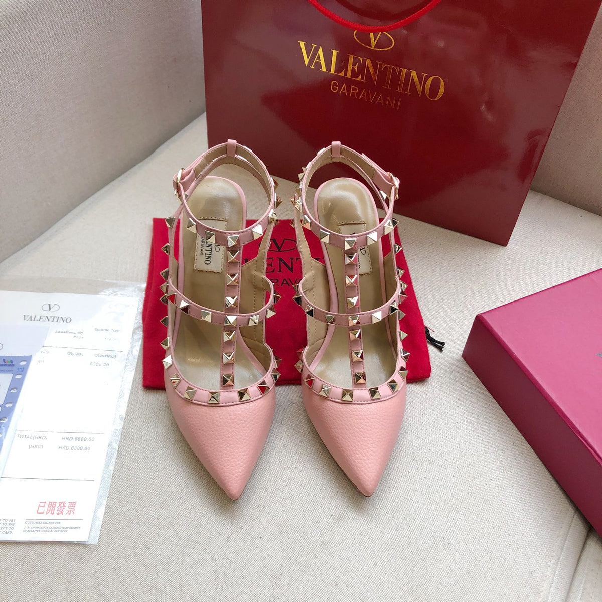 ROCKSTUD LIGHT PINK METALLIC CALFSKIN ANKLE STRAP HIGH SANDAL