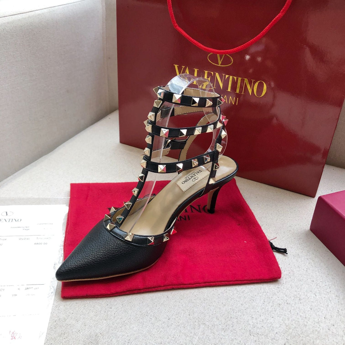 ROCKSTUD BLACK METALLIC CALFSKIN ANKLE STRAP HIGH SANDAL