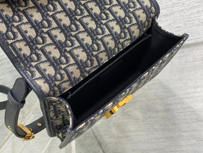 DIOR 30 MONTAIGNE 21CM BLUE OBLIQUE EMBROIDERY