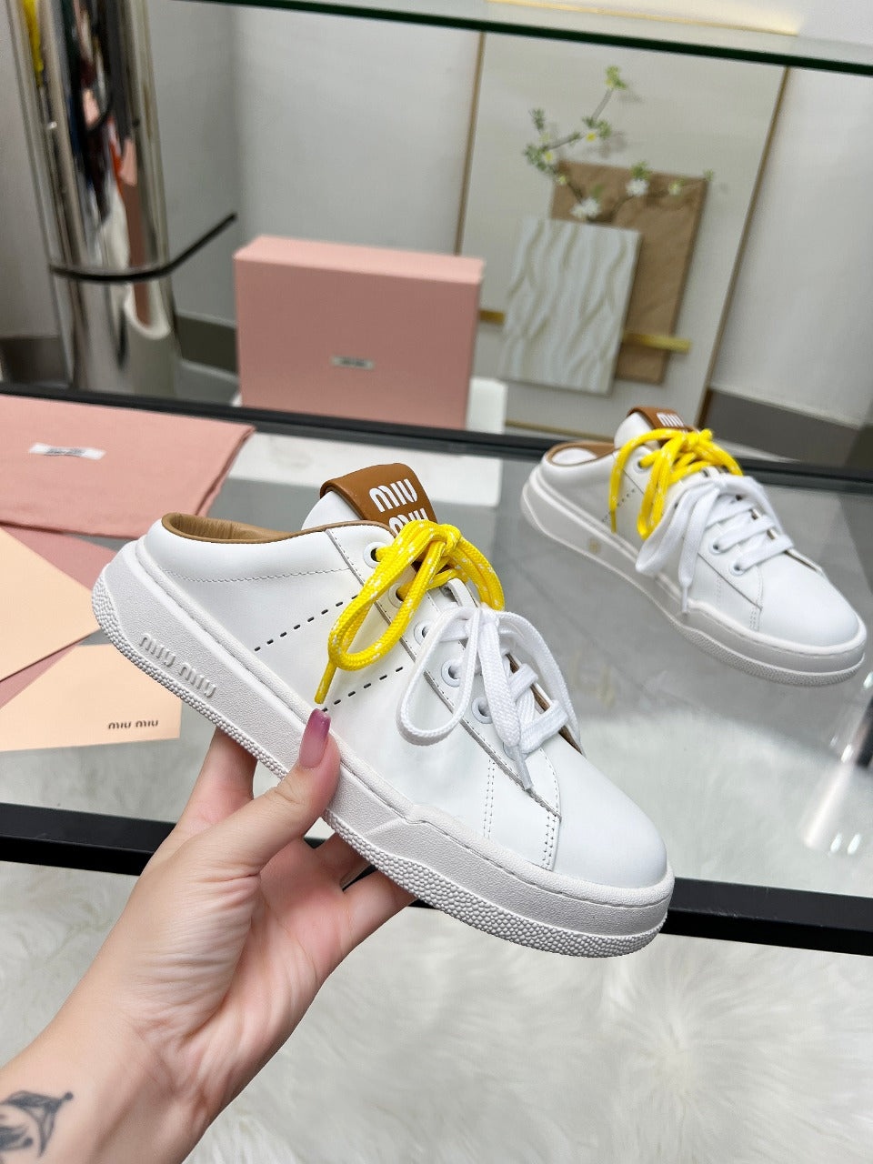 SNEAKER MULES IN WHITE MIX BROWN CALFSKIN WHITE YELLOW LACES