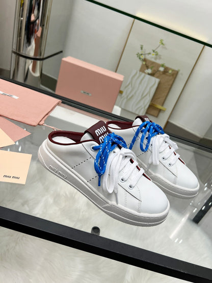 SNEAKER MULES IN WHITE CALFSKIN WHITE BLUE LACES